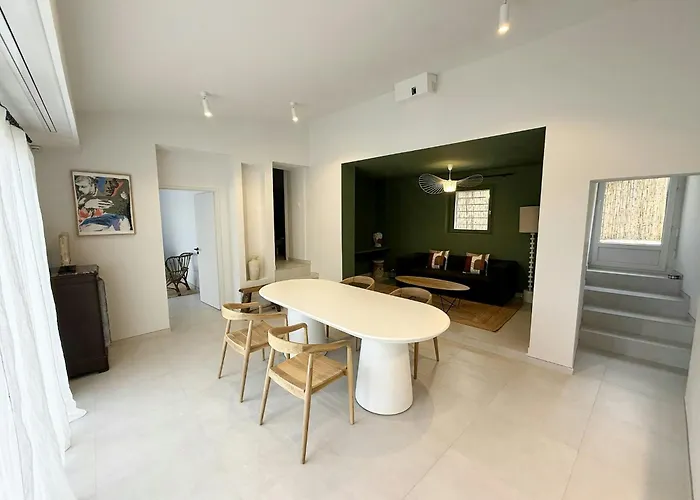 Mazet With Pool In Garrigue