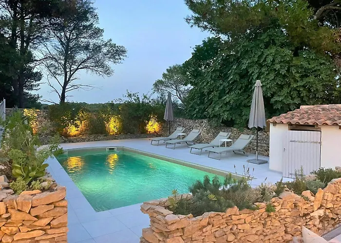 Mazet With Pool In Garrigue