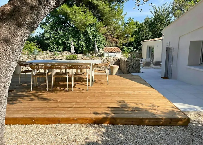 Mazet With Pool In Garrigue *